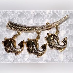 Vintage Damascene Style Fish Brooch Gold Tone Pin 3 Fish Dangle